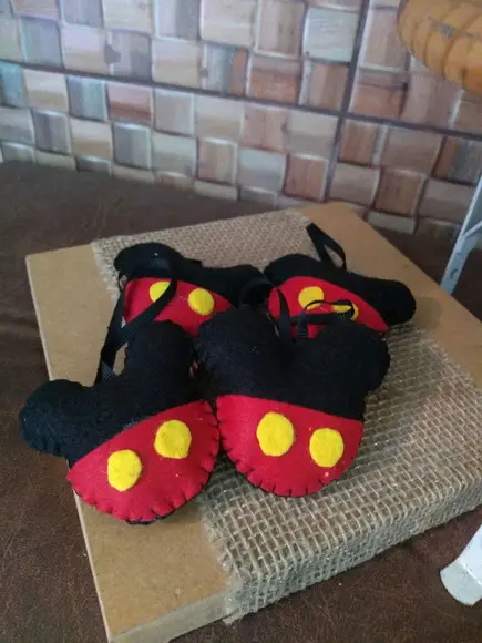 Pingente Mickey ou Minnie em Feltro