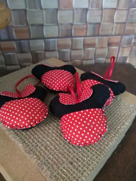 Pingente Mickey ou Minnie em Feltro