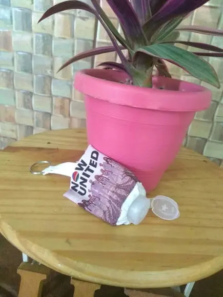 Porta máscara + porta álcool em gel