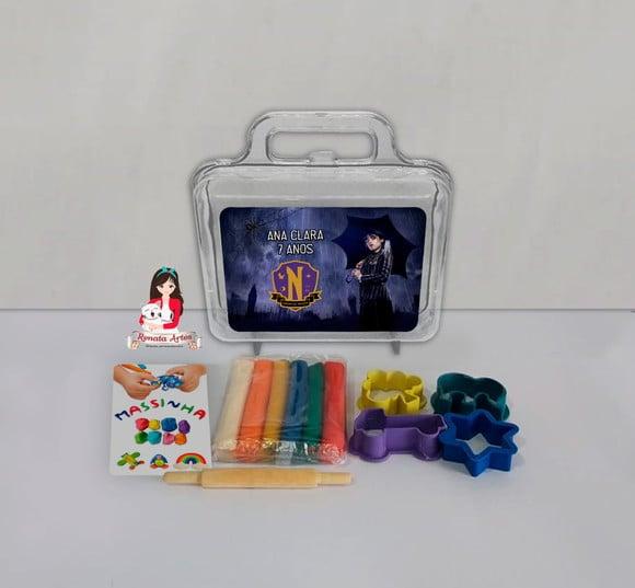 Kit Massinha na Maleta Wandinha