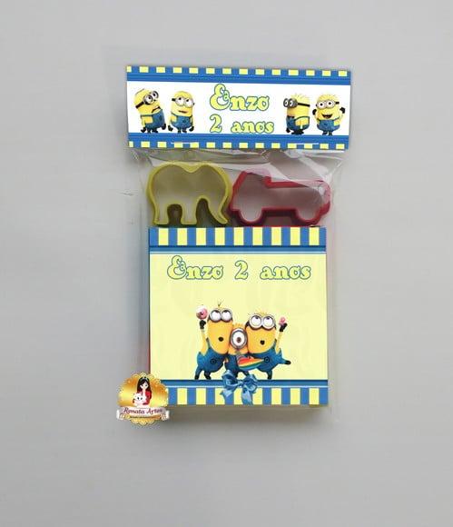 Massinha na Lapela com Forminhas os Minions