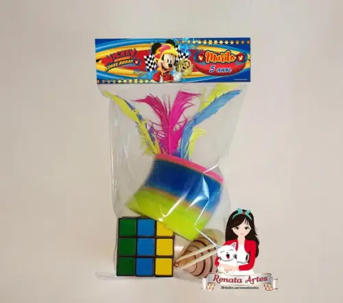 Kit Brinquedos Retrô Tema Mickey Sobre Rodas