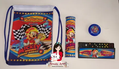 Kit Jogos na Mochila Mickey Sobre Rodas