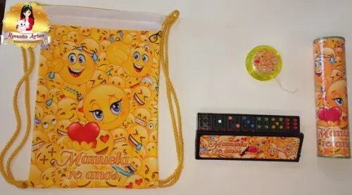 Kit Jogos na Mochila Emojis