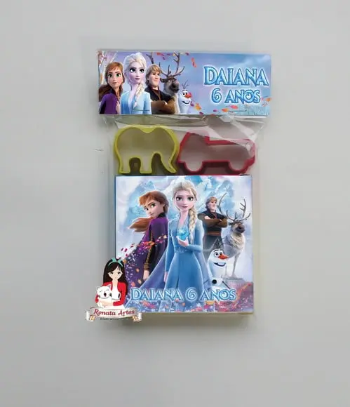 Massinha na Lapela com Forminhas Frozen 2