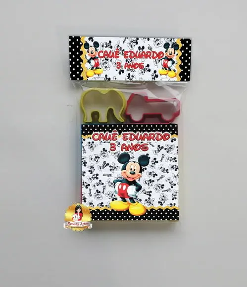 Massinha na Lapela com Forminhas Mickey Poá