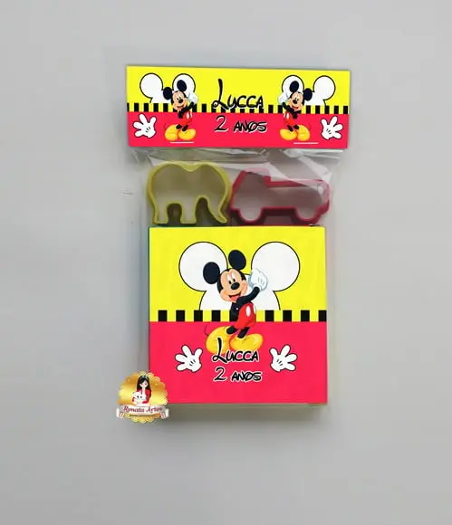 Massinha na Lapela com Forminhas Mickey