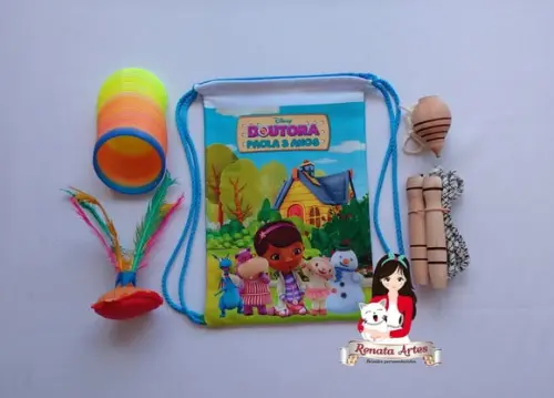 Mochila Boa Infância Tema Doutora Brinquedos
