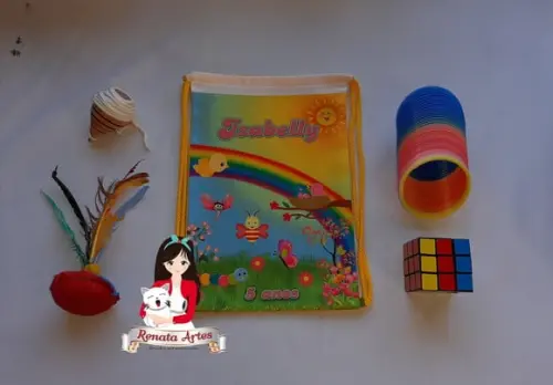Mochila Brinquedos Retrô Tema Jardim Encantado