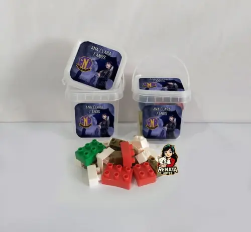 Monta Monta no Baldinho Personalizado Wandinha