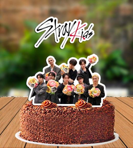 Topo de Bolo Stray Kids Separados - 6445 Arquivo Digital