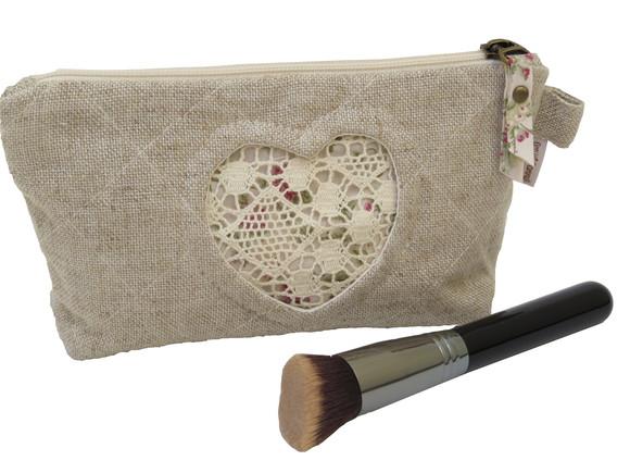 Necessaire em Linho Coração