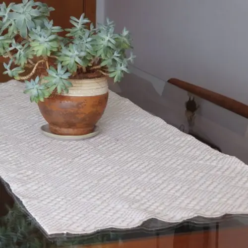 Caminho Trilho de Mesa em Linho Bordado