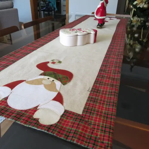 Trilho de Mesa em Linho com Barrado Papai Noel Moderno