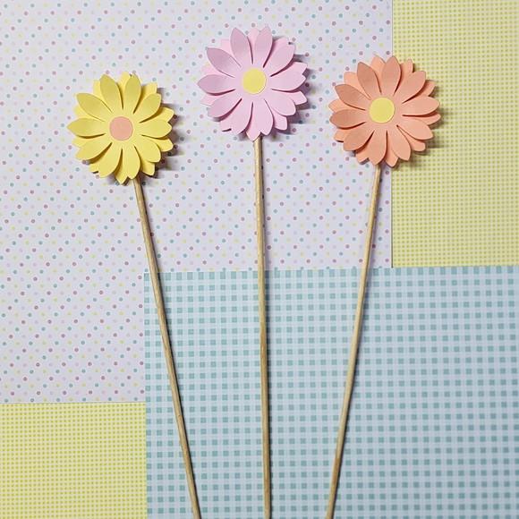 Topo de Bolo Flores Coloridas em Papel