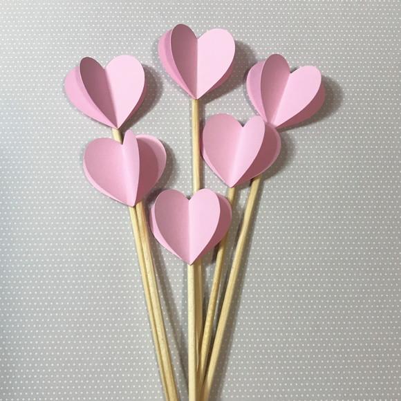 Topo de Bolo Corações Rosa em Camadinhas de Papel