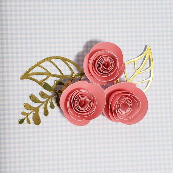 Kit com Flores e Folhas para Decoração de Bolo