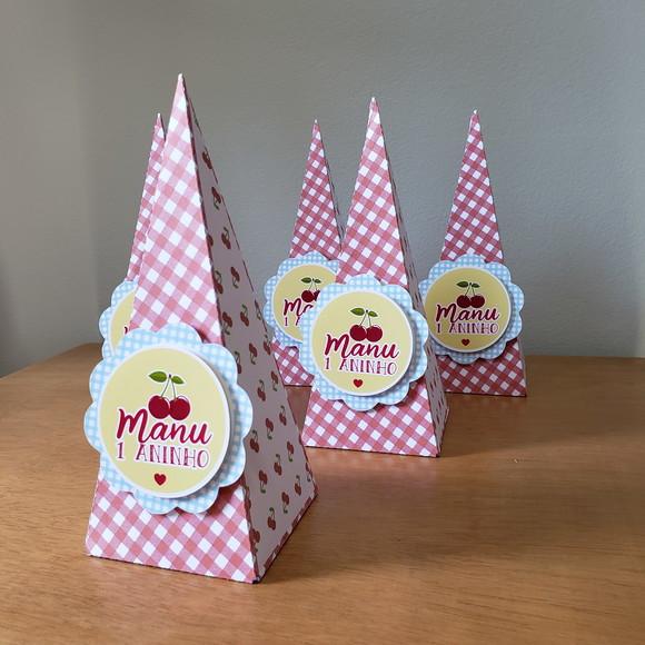 5 Caixas Cone em Papel Personalizada Tema Cerejinha