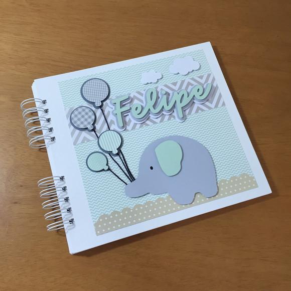 Livro Assinaturas Maternidade com todas as páginas decoradas