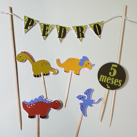 Topo de Bolo em Scrap para Mesversário Tema Dinossauro
