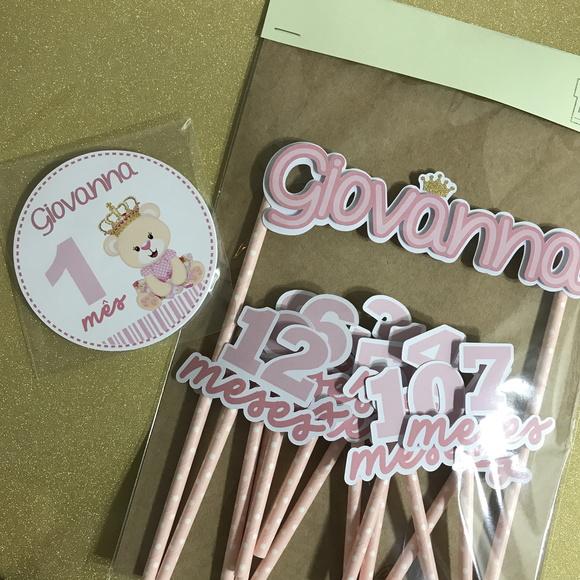 Kit Completo Mesversário Bebê com Topos de Bolo e Adesivos