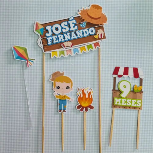 Topo de Bolo Mesversário Festa Junina Menino