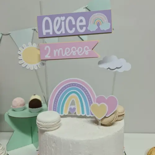 Topo de Bolo para Mesversário do bebê Menina arco-íris