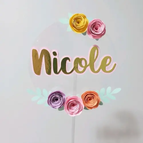 Topo de Bolo Flutuante com nome dourado e Flores em Papel