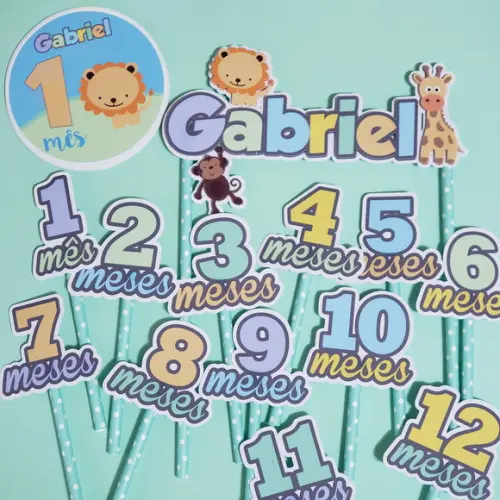Kit Completo Mesversário Bebê com Topos de Bolo e Adesivos
