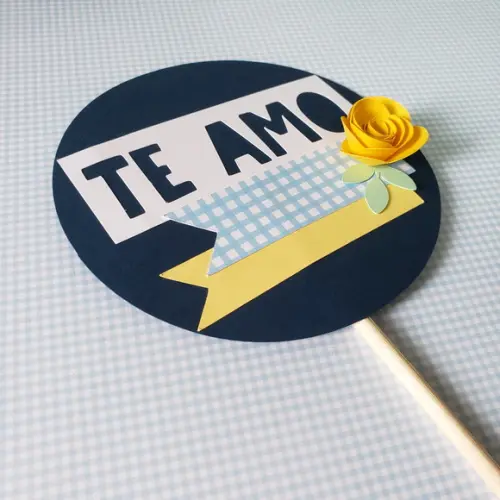 Topo de Bolo em Camadas de Papel Parabéns com Flor 3d