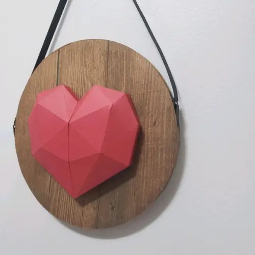 Placa Decorativa Redonda em Papel com Coração 3D