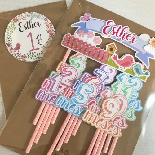 Kit Completo Mesversário Bebê com Topos de Bolo e Adesivos