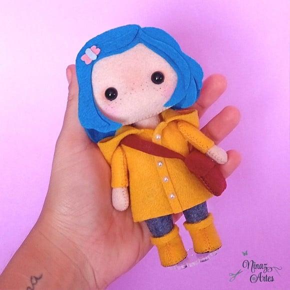 Boneca Mini Coraline - Coleção Trevosos