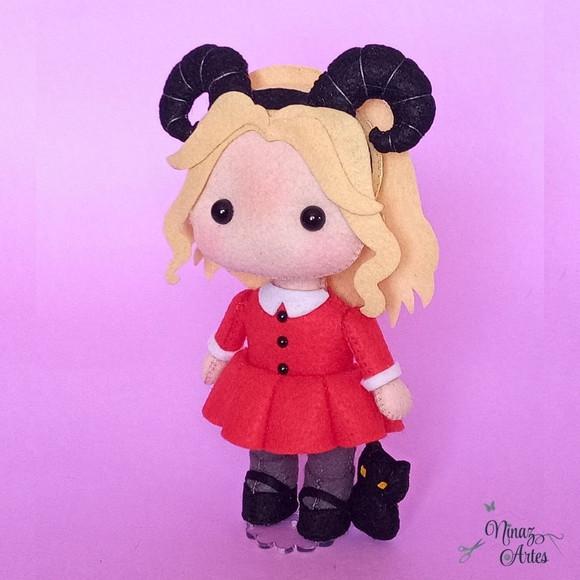 Boneca Mini Sabrina Spellman- Coleção Trevosos