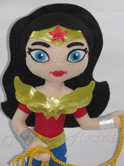 Boneca Mulher Maravilha - Tema Super Heroínas