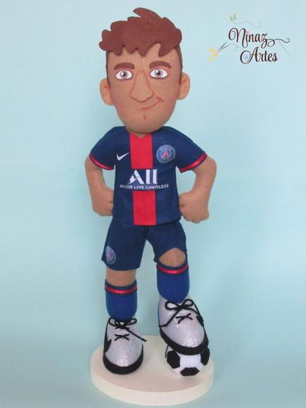 Boneco Neymar Jr. com Bola - Jogador de Futebol