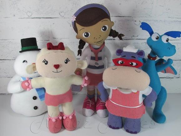 Dra. Brinquedos - Kit com 5 Bonecos em Feltro