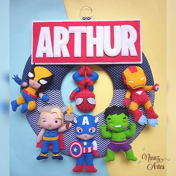 Guirlanda Heróis com Nome na Fonte Marvel - Maternidade