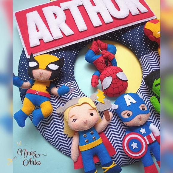 Guirlanda Heróis com Nome na Fonte Marvel - Maternidade