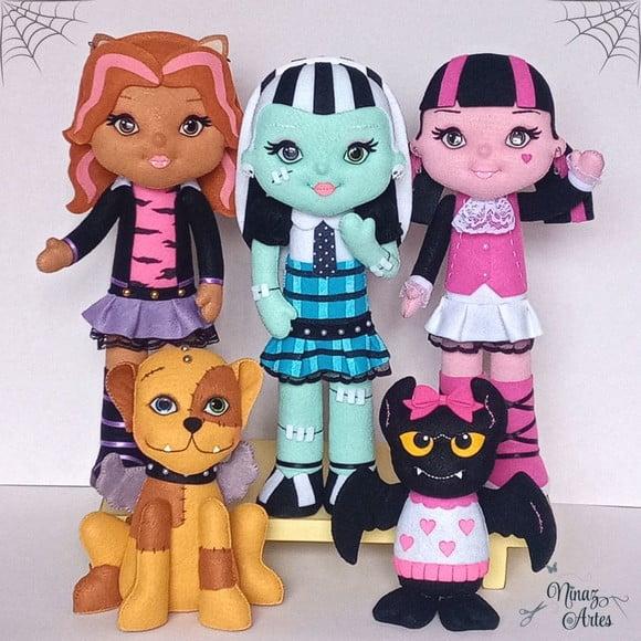 Kit com 5 Personagens - Tema Monster High