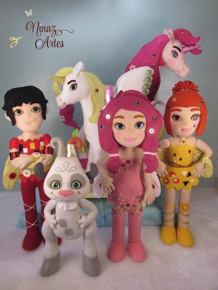 Kit com 6 Bonecos - Tema o Mundo de Mia