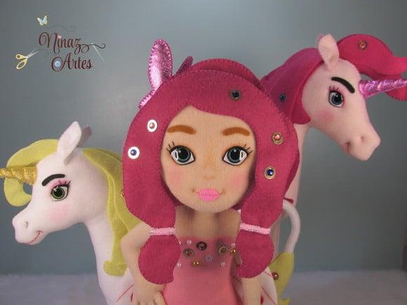 Mia, Lyria e Onchao -tema o Mundo de Mia