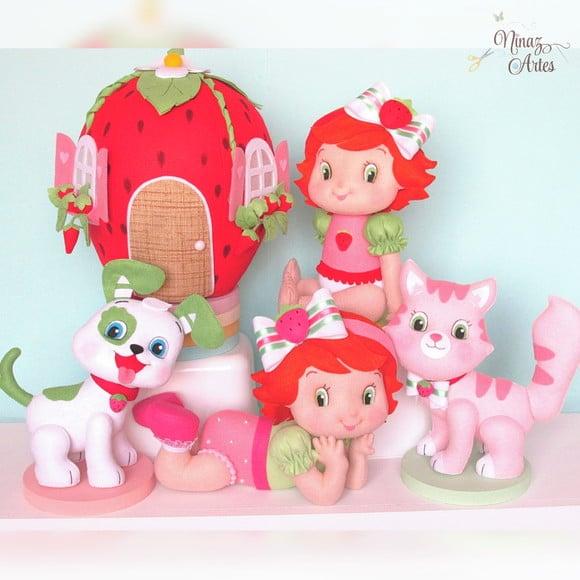 Morangão, Moranguinhos e Mascotes - Kit com 5 Bonecos