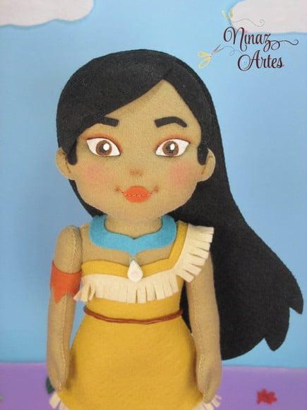 Pocahontas - Boneca Decorativa