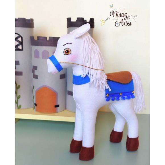 Trio Cavaleiro, Castelo e Cavalo - Tema Medieval