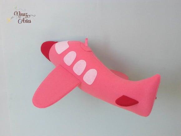 Um Lindo Avião Rosa e Grená - Tema Aquarela do Brasil