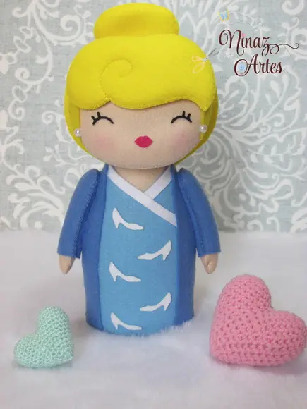 Boneca Cinderela Kokeshi - Princesas - Tema Oriental