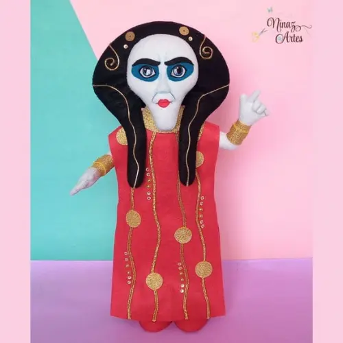 Boneca Gargona - Tema o Mundo de Mia