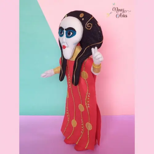 Boneca Gargona - Tema o Mundo de Mia