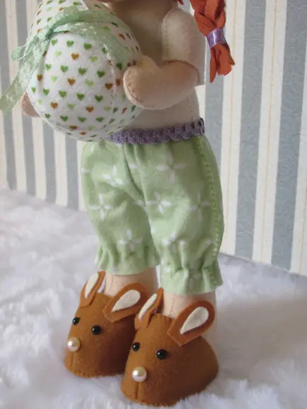 Boneca July Coelhinha Ovinho - Tema Páscoa